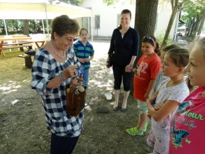 Drazsé ajándékot kap