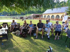 A rokonok, barátok és a nem üzletfelek